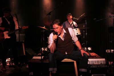 Grenz-Folk und coole Witze