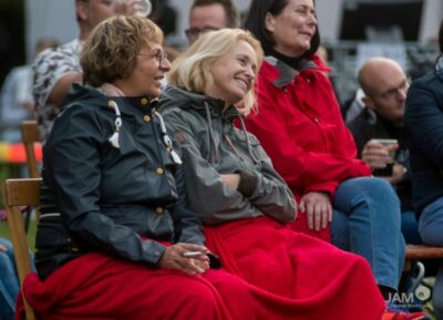 NICHTS ZU LACHEN? DOCH!